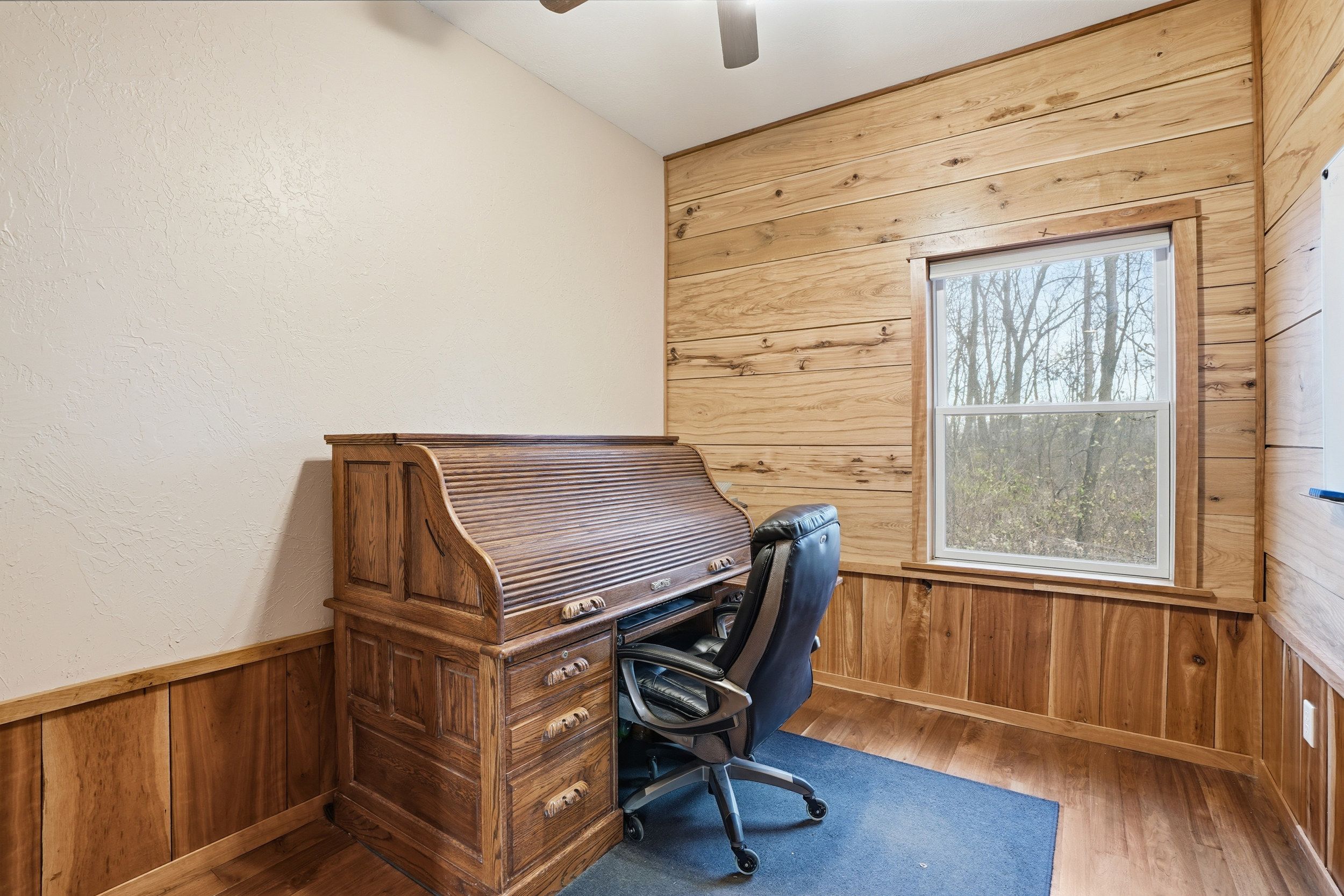 Listing Photo: 3300 Underwood Ave 0038-